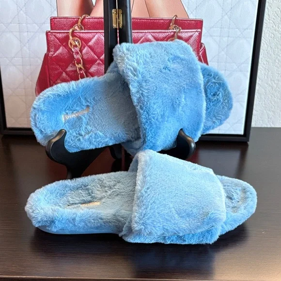 Vionic Women's Blue Fuzzy Slippers - Picture 1 of 9